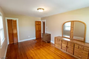 30 Carnation St, Bergenfield, NJ 07621 - Photo 10