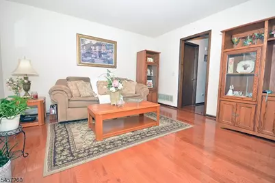 40 Giles Biondi Ct, Bound Brook, NJ 08805 - Photo 4