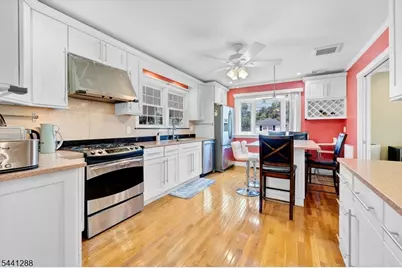 111 Walton Ave, Union Township, NJ 07083 - Photo 10