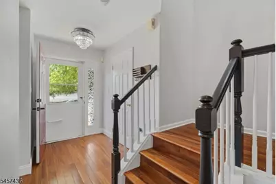 8 Ashley Ct, Franklin Township, NJ 08873 - Photo 2
