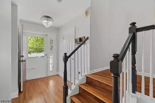 8 Ashley Ct, Franklin Township, NJ 08873 - Photo 2