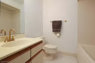 4 Sunrise Dr, Long Hill Township, NJ 07933 - Photo 10