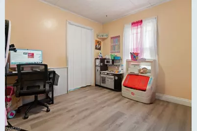 379 Chamberlain Ave, Paterson, NJ 07502 - Photo 36
