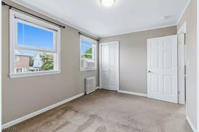 33 Franklin Ave, Clifton, NJ 07011 - Photo 16
