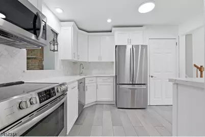 251 W Midland, Paramus, NJ 07652 - Photo 10