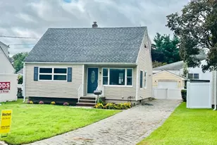 13 Windbeam Rd, Riverdale, NJ 07457 - Photo 1