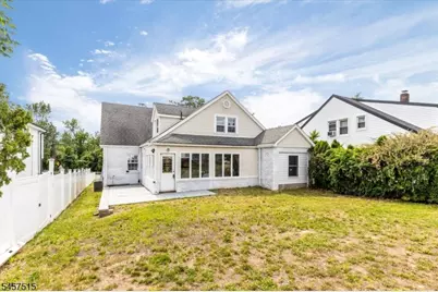 235 River Dr, Elmwood Park, NJ 07407 - Photo 28