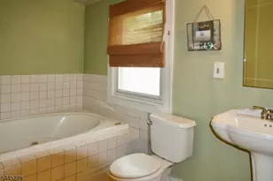 19 Seminole Ave, Parsippany, NJ 07034 - Photo 14