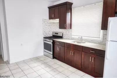 9 Emerson Pl, Newark, NJ 07114 - Photo 2