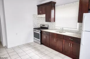 9 Emerson Pl, Newark, NJ 07114 - Photo 2