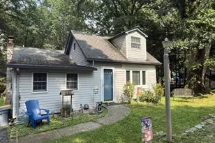 10 Pochuck Dr, Vernon, NJ 07461 - Photo 1