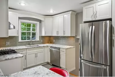 6 Gordon Pl, New Providence, NJ 07974 - Photo 6