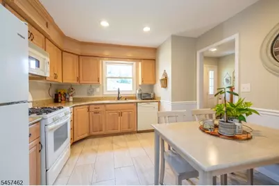 122 Sunrise Dr, Long Hill Township, NJ 07933 - Photo 6