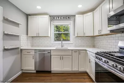 16 Pleasant Ave, Belleville, NJ 07109 - Photo 12
