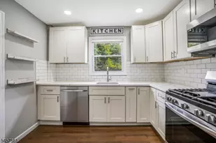 16 Pleasant Ave, Belleville, NJ 07109 - Photo 12
