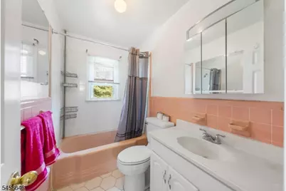 425 Adrianne Ct, Orange, NJ 07050 - Photo 16