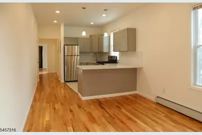 373-375 6th Ave #2R, Newark, NJ 07107 - Photo 6