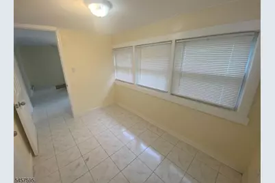 5 Otis Pl, Wayne, NJ 07470 - Photo 8