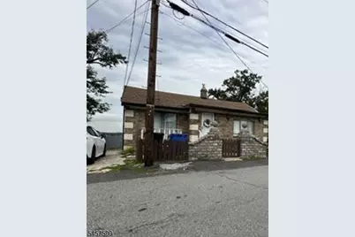 216 Hillcrest Ave, Old Bridge Township, NJ 08879 - Photo 2