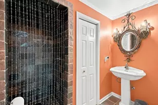 1002 Valerie Pl, Greenwich Township, NJ 08886 - Photo 46