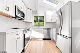 70 Main St, Peapack Gladstone Boro, NJ 07977 - Photo 8