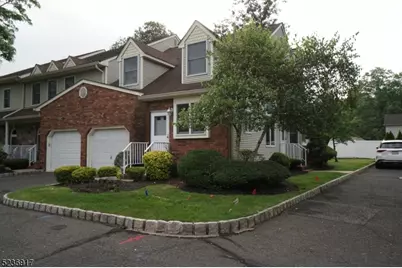 675 Raritan Rd #13, Clark Township, NJ 07066 - Photo 2
