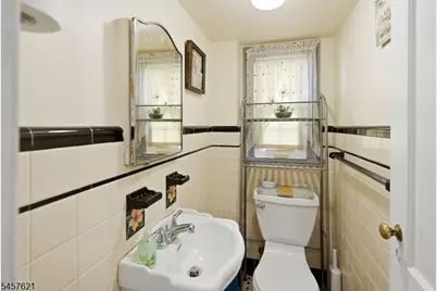 24 Cleveland Ave, Newark, NJ 07106 - Photo 8