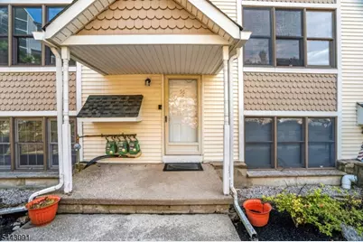 56 Portsmouth Ct, Hamburg, NJ 07419 - Photo 2