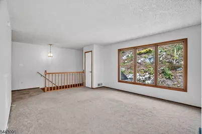 56 Portsmouth Ct, Hamburg, NJ 07419 - Photo 6