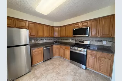 30 Columbus Dr, Franklin Township, NJ 08823 - Photo 6