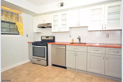 29 Barclay Ct, Lawrence Township, NJ 08648 - Photo 4