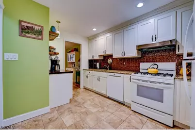 4E New Bedford Rd #E, West Milford, NJ 07480 - Photo 8