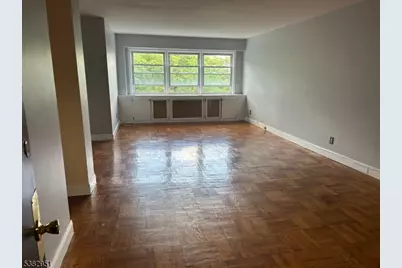 415 Claremont Ave #6A, Montclair Twp., NJ 07042 - Photo 2