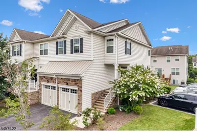 33 Cortland Pl, Montgomery Township, NJ 08558 - Photo 2