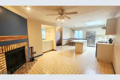 51 Peach Hill Ct, Ramsey, NJ 07446 - Photo 2