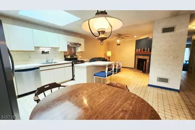 51 Peach Hill Ct, Ramsey, NJ 07446 - Photo 4