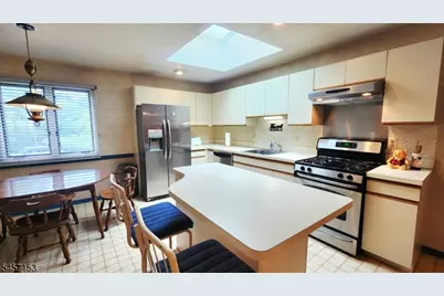 51 Peach Hill Ct, Ramsey, NJ 07446 - Photo 2