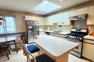 51 Peach Hill Ct, Ramsey, NJ 07446 - Photo 2