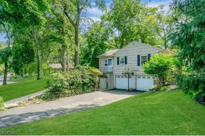 27 Stone Fence Rd, Allendale, NJ 07401 - Photo 32