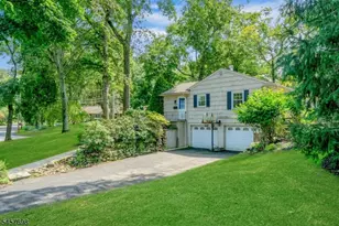 27 Stone Fence Rd, Allendale, NJ 07401 - Photo 32