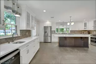 27 Stone Fence Rd, Allendale, NJ 07401 - Photo 4