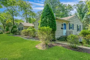 27 Stone Fence Rd, Allendale, NJ 07401 - Photo 2