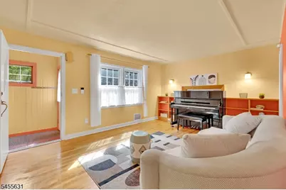 52 Midvale Ave, Long Hill Township, NJ 07946 - Photo 4