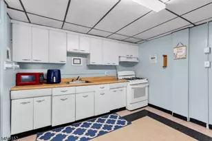 17 Railroad Ave, Phillipsburg, NJ 08865 - Photo 10