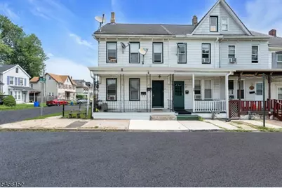 17 Railroad Ave, Phillipsburg, NJ 08865 - Photo 2