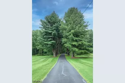119 W Valley Brook Rd, Washington Township, NJ 07830 - Photo 2