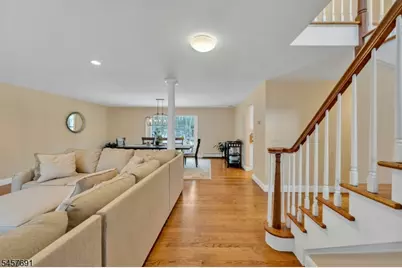 359 Hillview Ter, Franklin Lakes, NJ 07417 - Photo 4