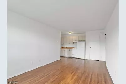 377 Park St, Hackensack, NJ 07601 - Photo 4