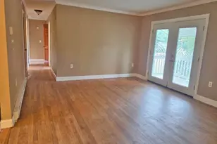 7 Jeanette Ln, Holland Township, NJ 08848 - Photo 4