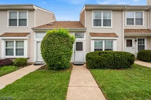 11 Canterbury Cir, Franklin Township, NJ 08873 - Photo 2